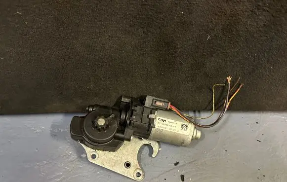 BMW 4 F32 F33 Seat adjustment motor P1106090100 AC8640001700