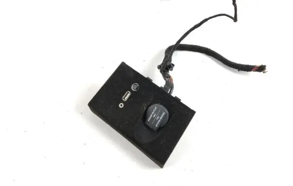 Porsche Panamera (970) USB socket connector 7PP035727