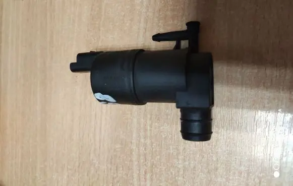 Renault Master III Windscreen/windshield washer pump 9641553880