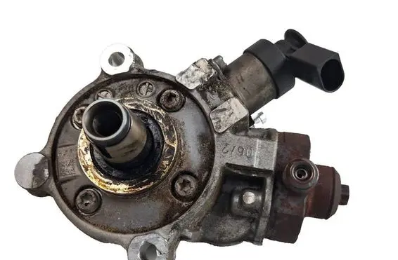 Mini Cooper Countryman R60 Fuel injection high pressure pump 7823452