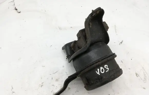 Toyota Avensis T220 Engine mount bracket NOCODE