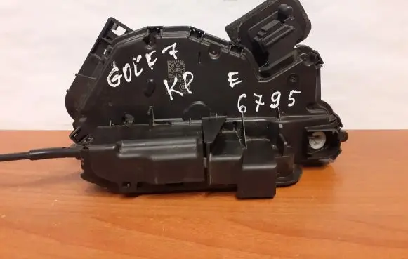 Volkswagen Golf VII Coupe door lock (next to the handle) 5TB837015 5N0837017E