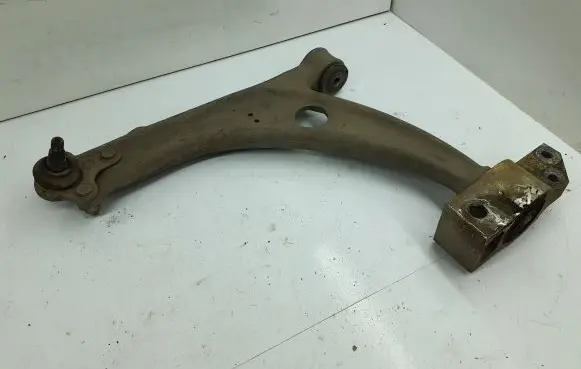 Volkswagen PASSAT B6 Front lower control arm/wishbone 3C0407153B