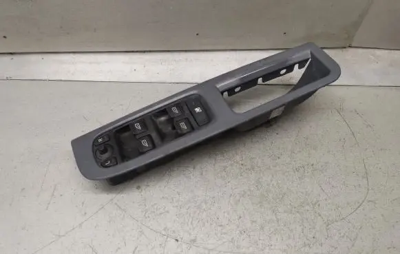 Volvo V50 Electric window control switch 30795081 8679473