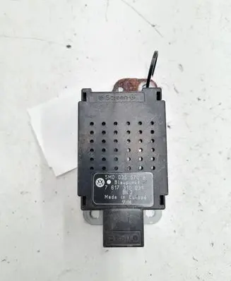 Volkswagen Golf V Aerial antenna amplifier 5M0035570B