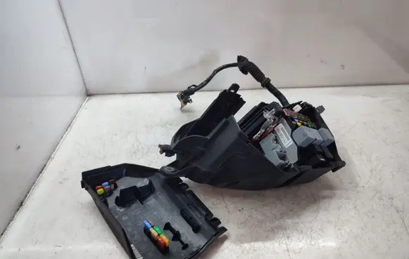 Land Rover Discovery Sport Fuse box set GK7214A076BA