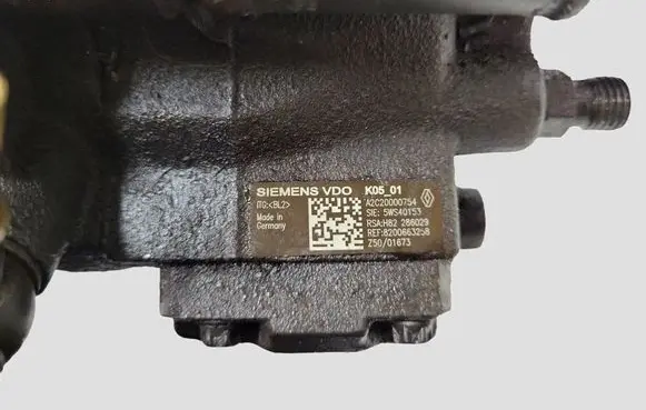 Renault Scenic II - Grand scenic II Fuel injection high pressure pump A2C200000754 8200663258
