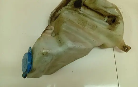 Audi A4 S4 B5 8D Windshield washer fluid reservoir/tank 8D0955453B
