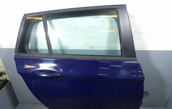 Bedford Astra Rear door 