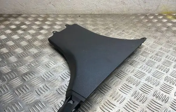 Mercedes-Benz C AMG W205 (B) pillar trim (bottom) A2056909504 WPT55052