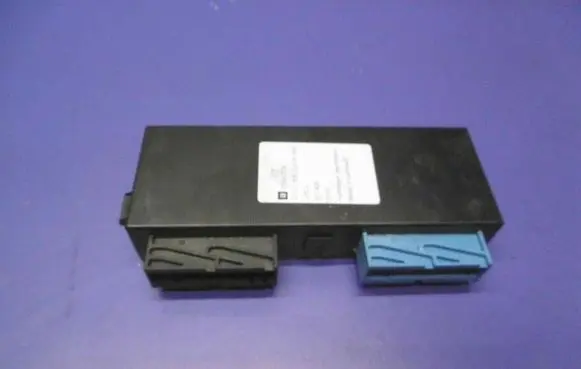 Opel Astra H Fuse module 13197774 017408 1330253056