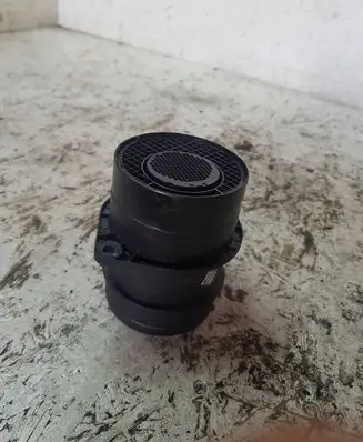 Audi A4 S4 B7 8E 8H Mass air flow meter 0281002461 074906461B 1845928