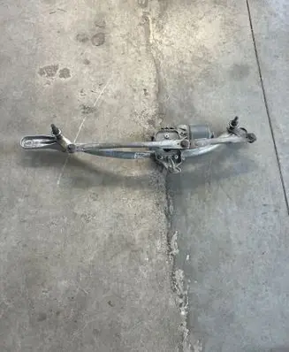 Front wiper linkage and motor