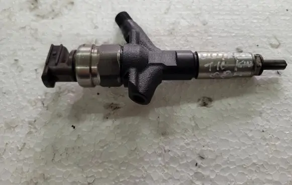 Subaru Outback Fuel injector 16613AA020