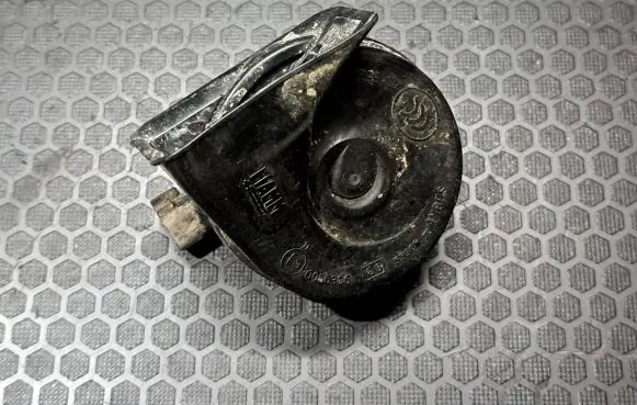 Volvo V50 Horn signal 0055306 E30055306