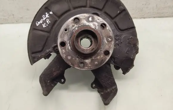 Volkswagen Golf Plus Front wheel hub