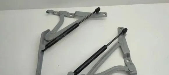 KIA Opirus Tailgate/trunk/boot hinge