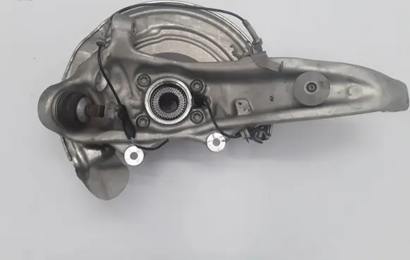 BMW 5 G30 G31 Front wheel hub 6884386