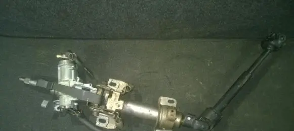 Mitsubishi Space Runner Steering wheel axle
