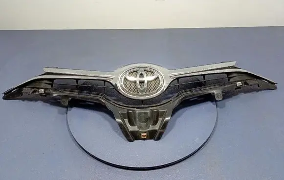 Toyota Auris E180 Front grill 5310002880