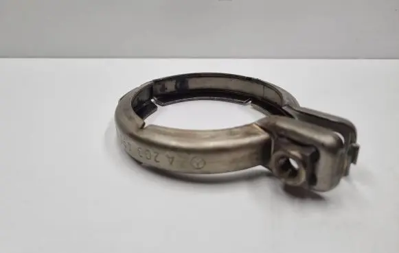 Mercedes-Benz E W211 Muffler pipe connector clamp A2034900641 2034900641