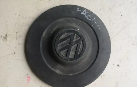 Volkswagen PASSAT B5.5 R14 wheel hub/cap/trim 281601151