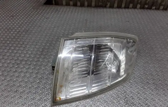 Nissan X-Trail T30 Front indicator light