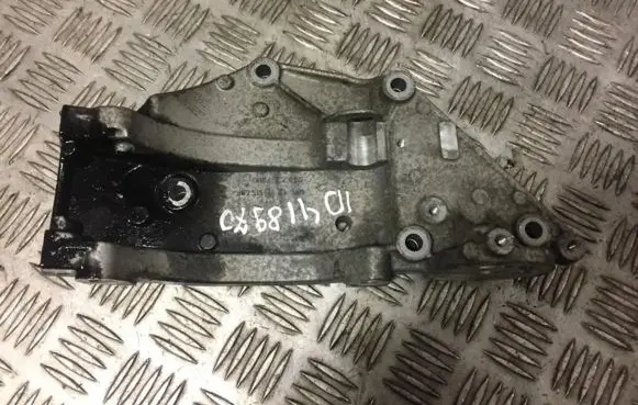 Peugeot 407 Engine mounting bracket 9682367380