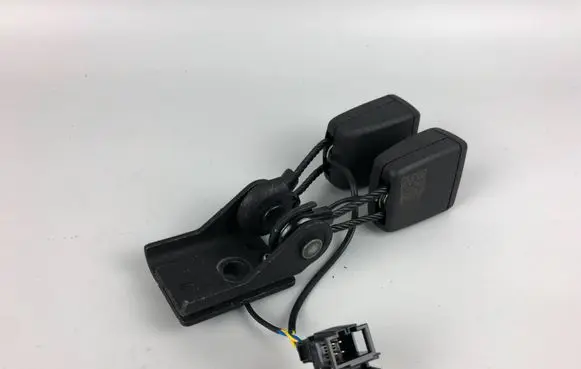 Audi Q4 e-tron Middle seatbelt buckle (rear) 11A857739
