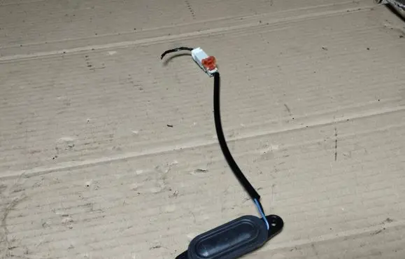 Honda CR-V Tailgate opening switch 
