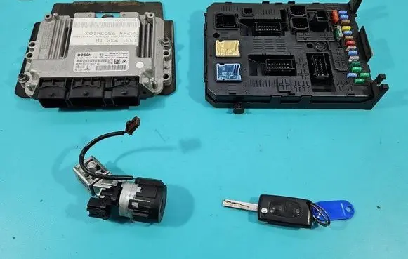 Peugeot 3008 I Engine control unit/module ECU 0281014729 IMPRK1501707