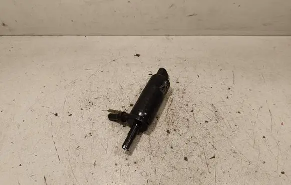 BMW X6 E71 Headlight washer pump 7217792