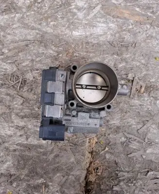 Volkswagen Golf VII Throttle valve 03F133062B