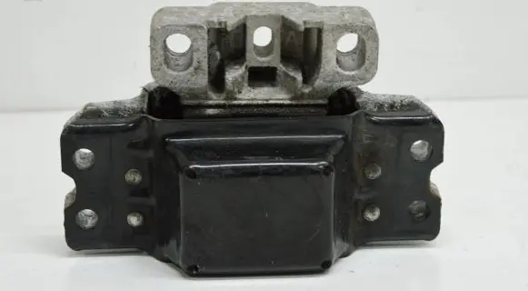 Skoda Octavia Mk2 (1Z) Engine mount bracket 3C0199555