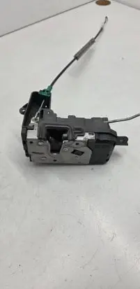 Opel Zafira B Front door lock 13210749