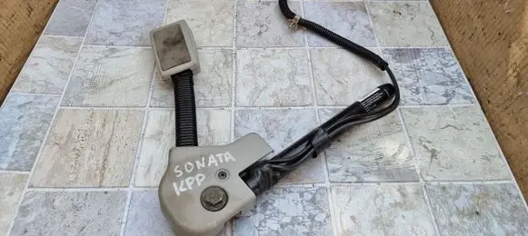 Hyundai Sonata Front seatbelt buckle 888303K020