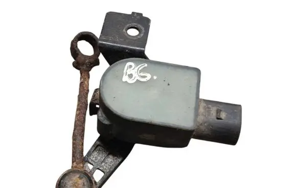 Headlight/headlamp level sensor