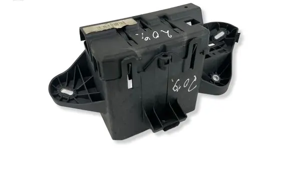 Mercedes-Benz B W246 W242 Charging relay A0009822023 1110029