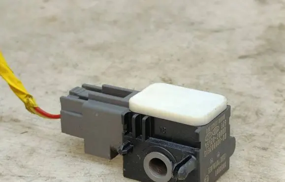 Hyundai Santa Fe Airbag deployment crash/impact sensor 959202B000 SA320080000 32070106