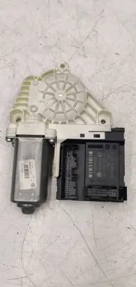 Volkswagen PASSAT B6 Front door window regulator motor 1K0959702L
