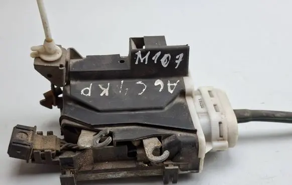 Audi A6 S6 C4 4A Front door lock 4A1837015J