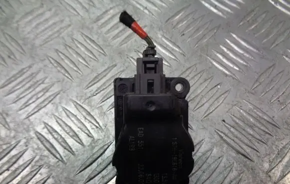 Ford Mondeo Mk III A/C air flow flap actuator/motor 1S7H19E616