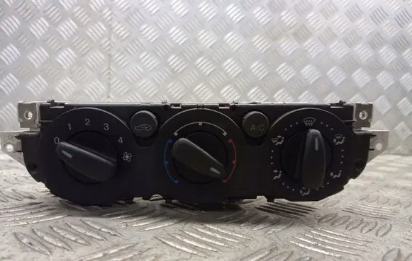 Ford Focus Interior fan control switch 7M5T-19980-AB