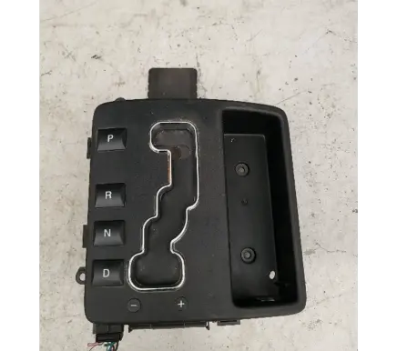 Jeep Grand Cherokee (WK) Gear shifter surround trim plastic