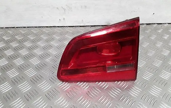 Volkswagen Cross Touran I Tailgate rear/tail lights