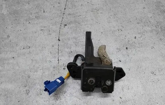 Toyota Yaris Tailgate lock latch 