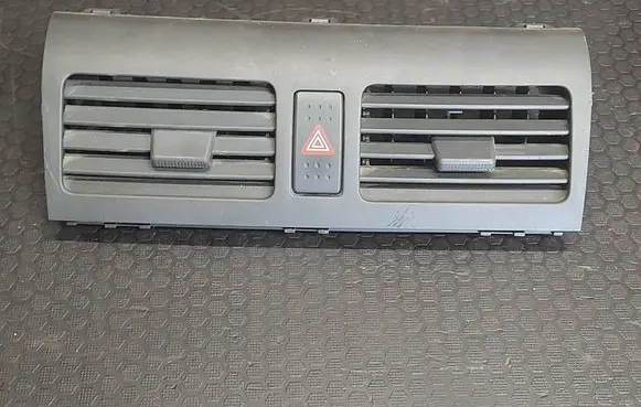 Suzuki Swift I Dash center air vent grill 73610-63J0 7361063J00