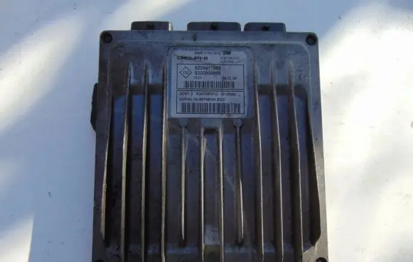 Renault Kangoo II Engine control unit/module 8200909666