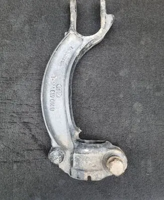 Audi A4 S4 B8 8K Lower shock absorber bracket 8K0413038L