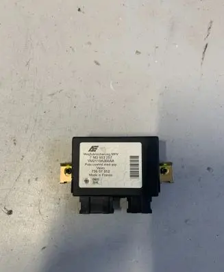 Volkswagen PASSAT B7 Immobilizer control unit/module 7M3953257 YM2119A366AA 73657912